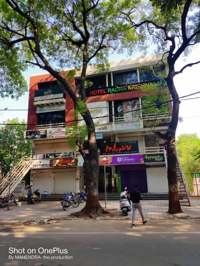 Hotel Radha Krishna Ānand المظهر الخارجي الصورة